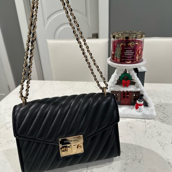 Michael Kors Black Shoulder Bag - Picture 10 of 16